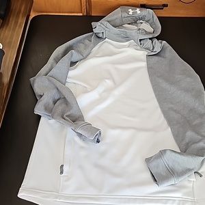 Under armour hooded sweatshirt size xl